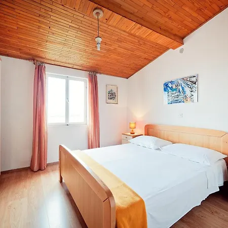Apartamento By The Sea Rogoznica - 1090 *